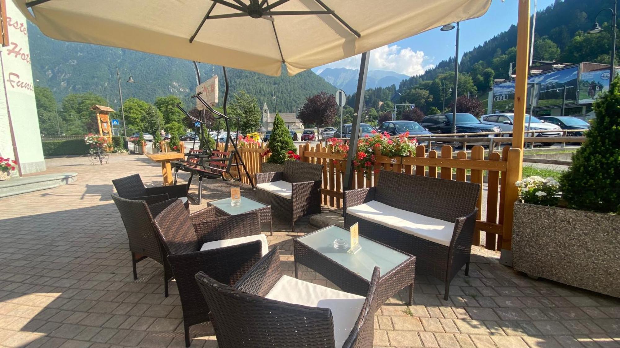 Casteluce Hotel Funivie Pinzolo Exterior photo