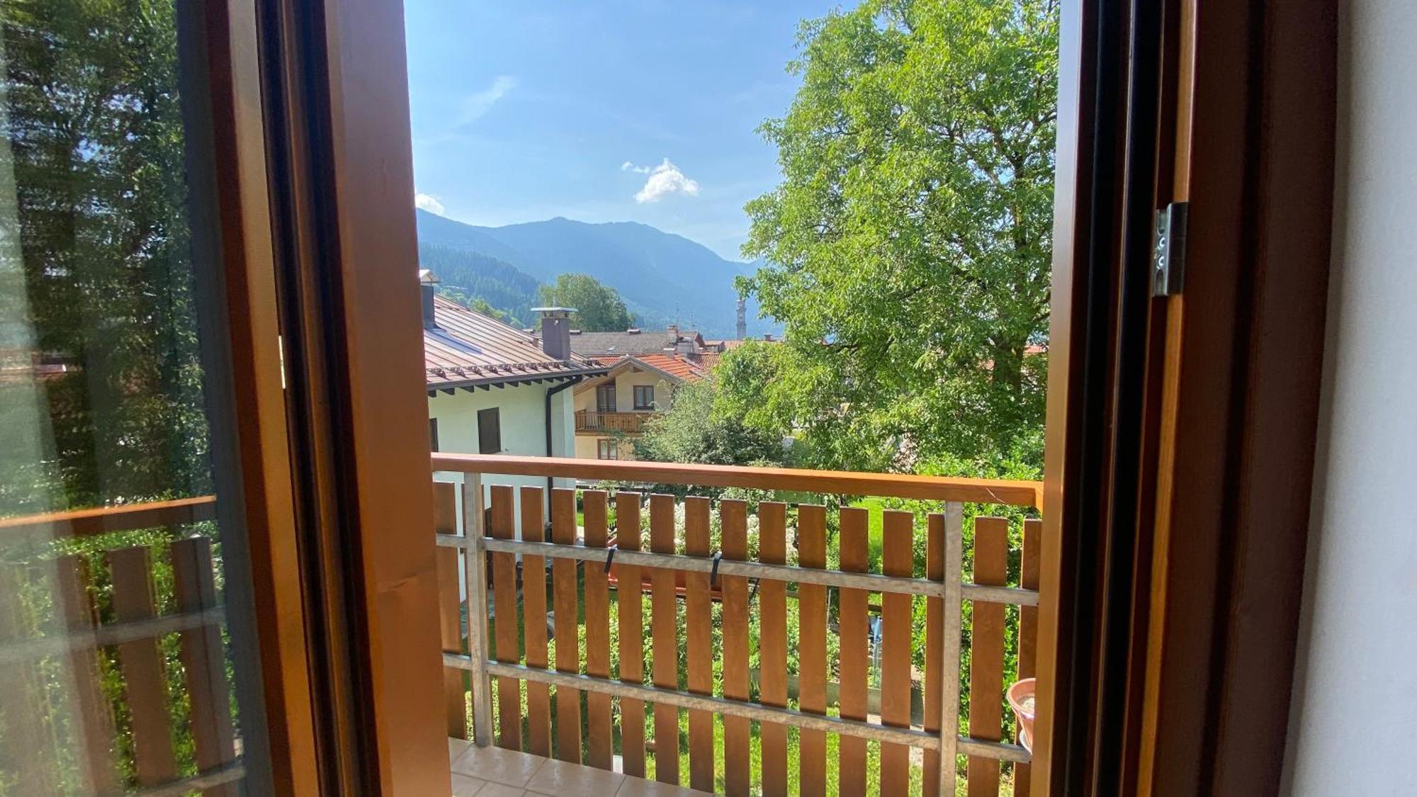 Casteluce Hotel Funivie Pinzolo Exterior photo