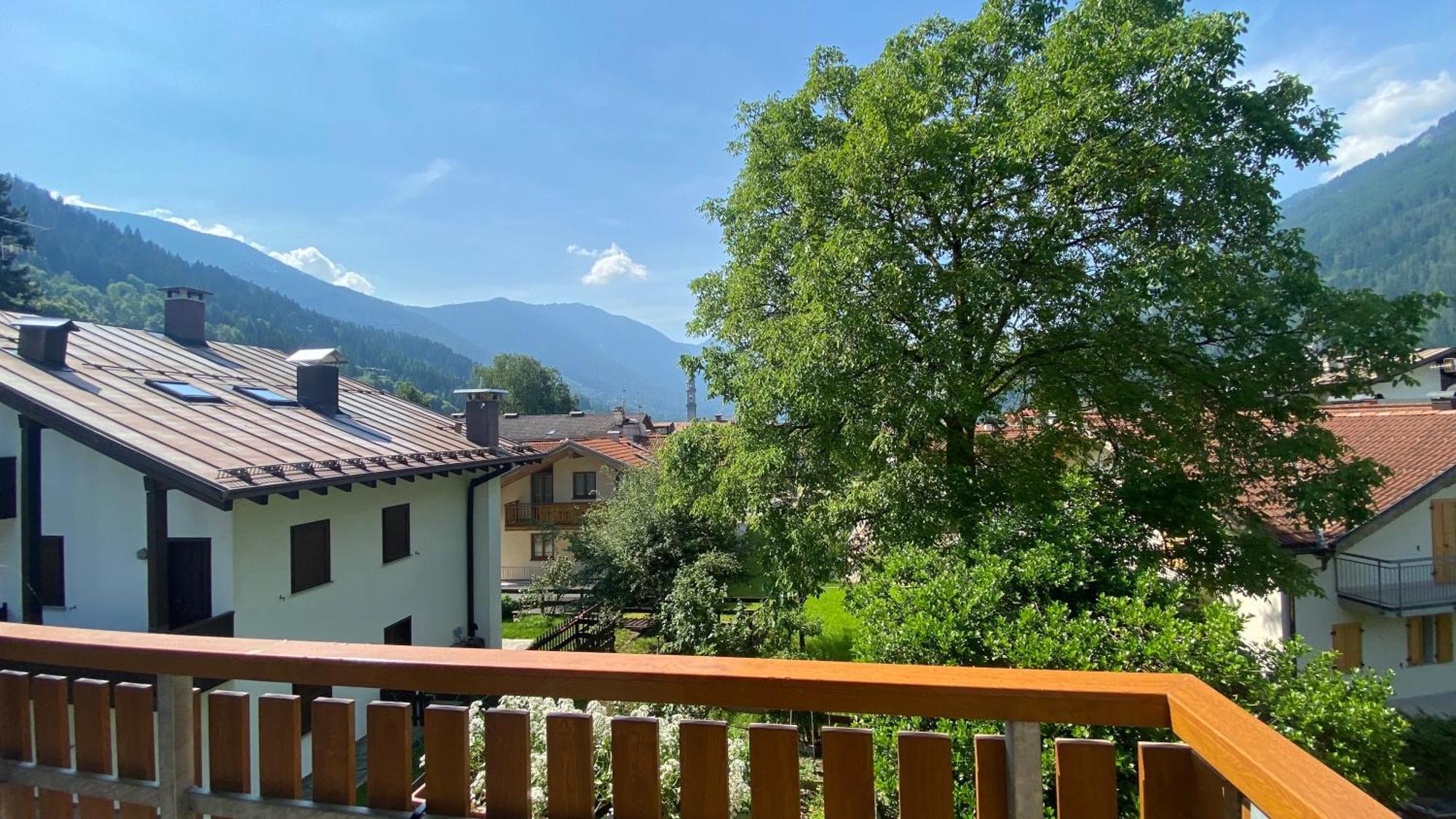 Casteluce Hotel Funivie Pinzolo Exterior photo